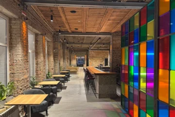 Простір «Стайня» для вечірок, фестивалів і концертів на автостанції «Поділ»