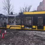 Обстріл РФ пошкодив Дарницьке трамвайне депо. Як курсує громадський транспорт