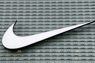 Рекламу Nike та Lacoste заборонили у Великій Британії через неправдиві екологічні заяви