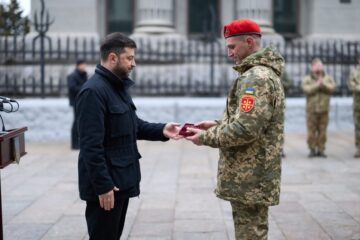 «Наші ракети не знають недосяжності»: Президент привітав і нагородив воїнів-артилеристів