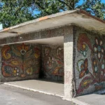 Після знищення автобусної зупинки з панно у Смерекові. На Львівщині почали інвентаризацію мозаїк