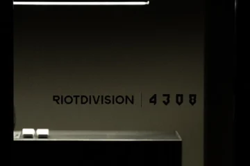 Riot Division і «Азов» відкрили два концепт-стори в одному просторі у Львові