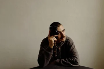 Від цивільного фотографа до військового. Фотовиставка загиблого морпіха Костянтина Гузенка