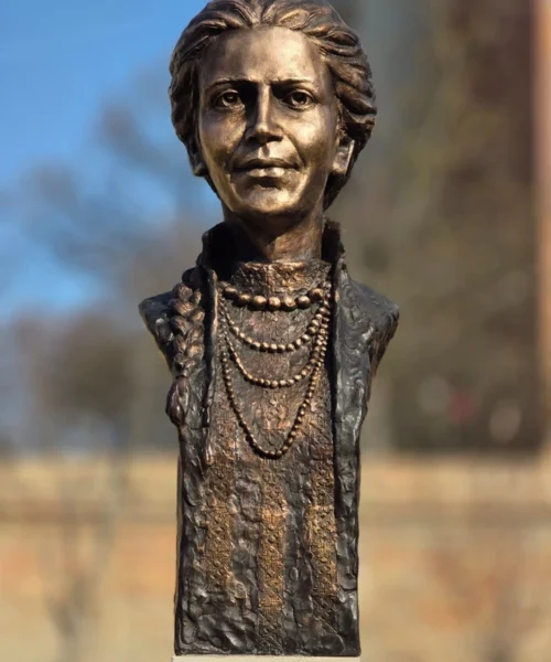 В Угорщині відкрили перший пам’ятник Лесі Українці