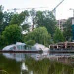 Понад 5500 дерев та нові сквери з вуличними меблями. Як планують озеленювати Київ у 2026 році