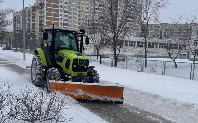 Дефіцит працівників у дорожніх підприємствах Києва: понад 300 людей мобілізували, а 12 посадовців з підозрами