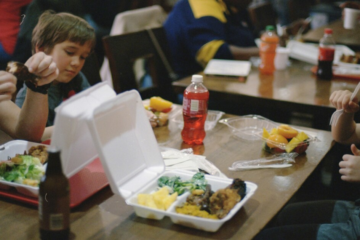 З вересня всі школярі безоплатно харчуватимуться у школах