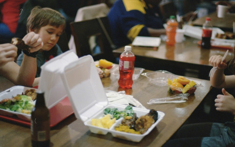З вересня всі школярі безоплатно харчуватимуться у школах