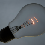 Чому під час відновлення світла «скаче» напруга – пояснення ДТЕК