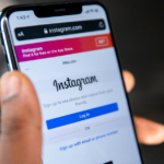 Instagram попереджатиме батьків, якщо їхні діти шукатимуть контент про самогубство або самоушкодження