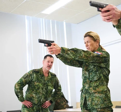 Слідами своєї доньки. Королева Нідерландів стане резервісткою збройних сил