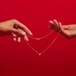 «Романтичний мотлох в обмін на діамант». На День святого Валентина у США обмінюватимуть подарунки від колишніх