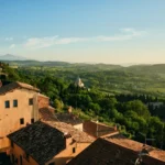 Із середньовічною архітектурою та традиційною кухнею. Це 10 найгостинніших міст світу за версією Booking