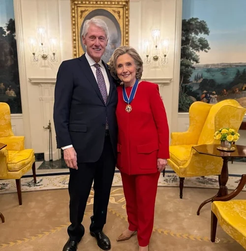 Білл Клінтон заявив, що «нічого не знав» про злочини Епштейна, під час слухань у Конгресі