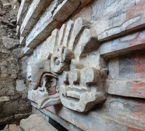 У Мексиці знайшли прикрашену гробницю індіанців, якій 1400 років