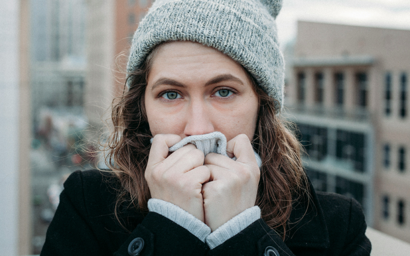 У січні понад 1600 українців викликали «швидку» через переохолодження. Як уникнути обмороження