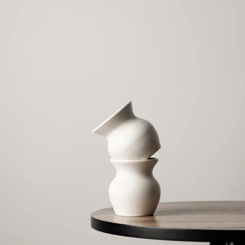 Це дегустаційні чашки для кави у формі тюльпана, які створили з української кераміки