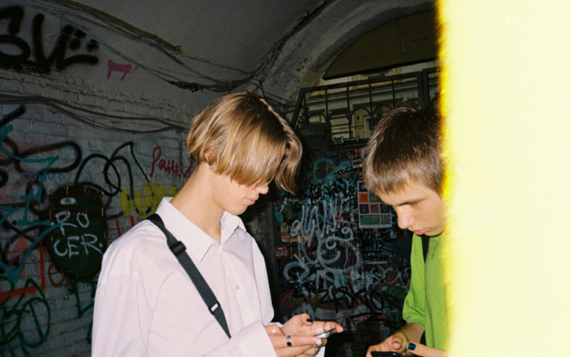 Австрія також планує заборонити соцмережі дітям до 14 років