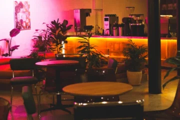 Кав’ярня Seaters і бар MO на Рейтарській закриваються