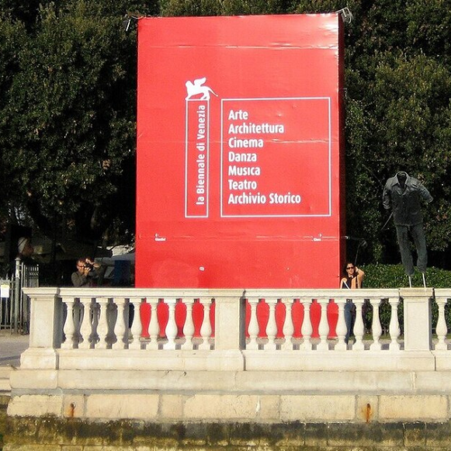 Єврокомісія пригрозила припинити грант Венеційській бієнале, якщо там відкриють павільйон Росії