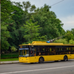 На лівому березі поступово почали запускати електротранспорт