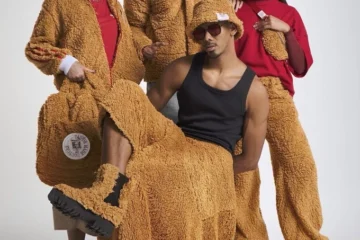 KFC випустив колекцію одягу, натхненну курячими крильцями