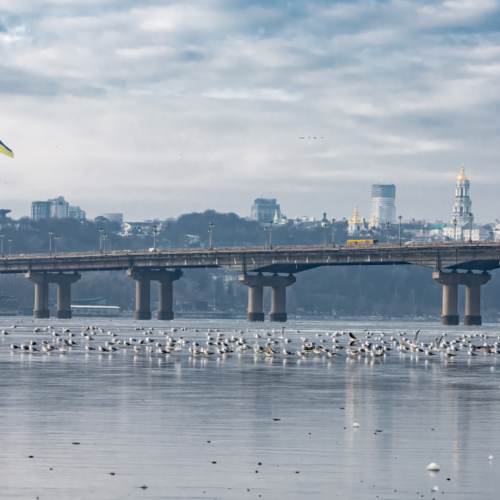 На мосту Патона прорвало тепломережу. Русанівка і Березняки залишилися без опалення