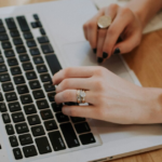 Grammarly додала до платформи українську та ще 16 мов