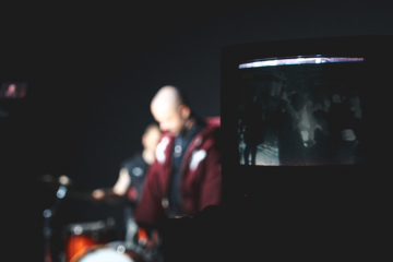 Дивіться новий кліп Otoy «Серед стін», яким артист закликає підтримати бізнеси, що вистояли цієї зими