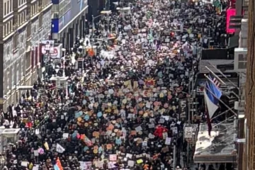 У США мільйони людей вийшли на протести «Без королів»