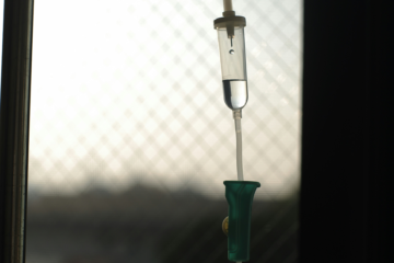 В Італії паралізована пацієнтка здійснила асистоване самогубство: вона ввела препарат поглядом