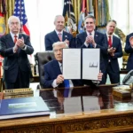 На доларах США з’явиться підпис Дональда Трампа