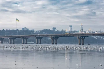Можуть бути жертви та транспортний колапс. Науковці закликали якнайшвидше відремонтувати міст Патона