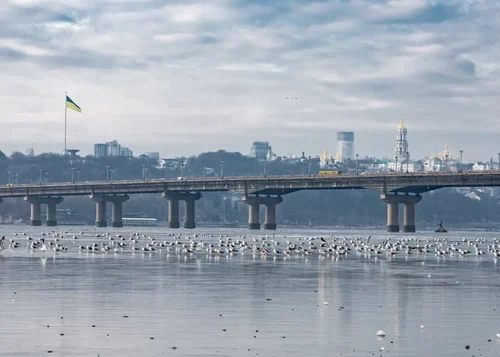 Можуть бути жертви та транспортний колапс. Науковці закликали якнайшвидше відремонтувати міст Патона