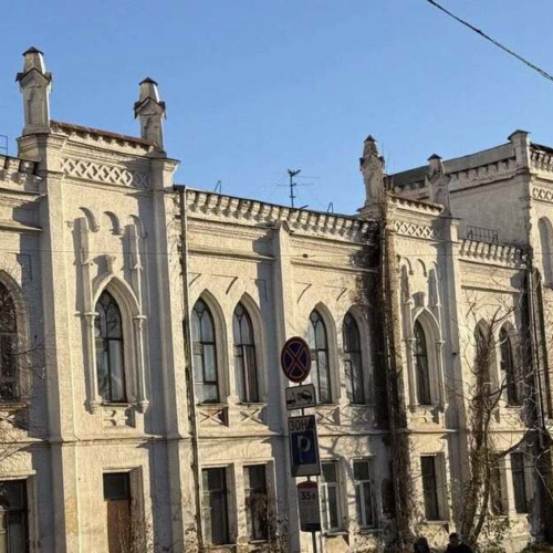 «Чому плачуть маскарони?». Резиденція для митців та дослідників архітектурної спадщини у Києві