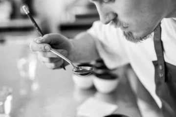 Чи завжди дорога кава краща? Досвід сліпих дегустацій тисячі лотів українського обсмажування