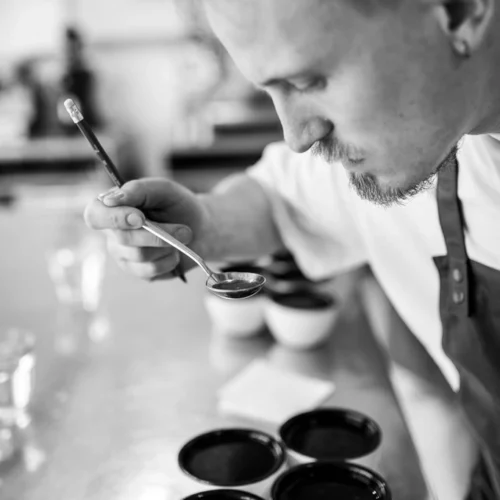 Чи завжди дорога кава краща? Досвід сліпих дегустацій тисячі лотів українського обсмажування