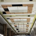 Через вологу на «Іподромі» деформується стеля. У КМДА кажуть, що треба провітрити