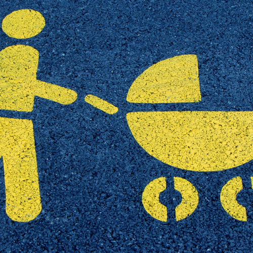 Для водіїв із маленькими дітьми мають виділяти окремі паркомісця