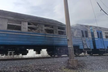 Росіяни поцілили по цивільному потягу на Дніпропетровщині. Є загиблі й поранені