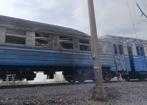 Росіяни поцілили по цивільному потягу на Дніпропетровщині. Є загиблі й поранені