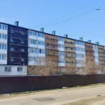 Утеплення фасадів і ремонт у квартирах: як у Макарові відновлюють пошкоджену п’ятиповерхівку