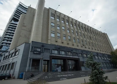 Нового директора «Довженко-Центру» звинувачують у рейдерському захопленні організації. Що відбувається