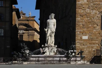 Туристка пошкодила історичний фонтан Нептуна у Флоренції