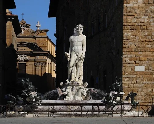 Туристка пошкодила історичний фонтан Нептуна у Флоренції