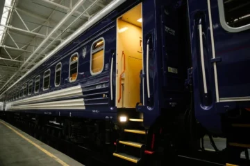 Укрзалізниця отримала нові вагони. Їх виготовили в Україні у 2026 році