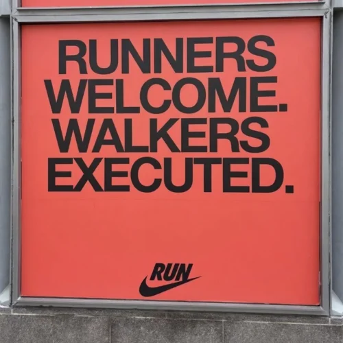 «До пішоходів терпимі». Рекламу Nike розкритикували через неінклюзивність