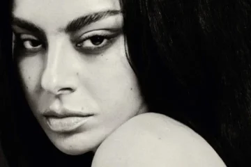 Charli xcx пише рок-альбом