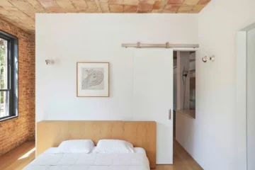 Студія українського архітектора реконструювала лофт у колишньому цеху в Чикаго