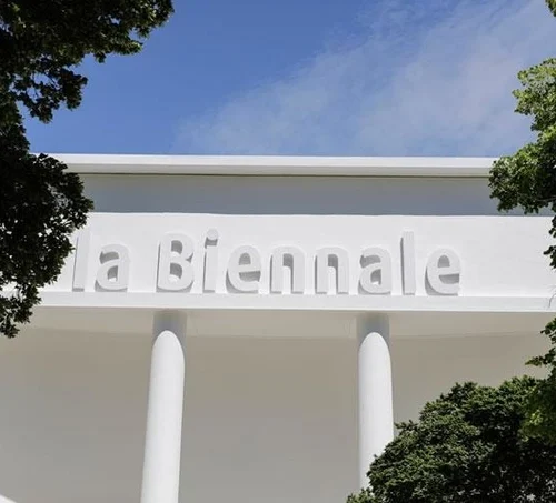 Журі Венеційської бієнале не оцінюватиме росіян та ізраїльтян: вони залишаться без нагород